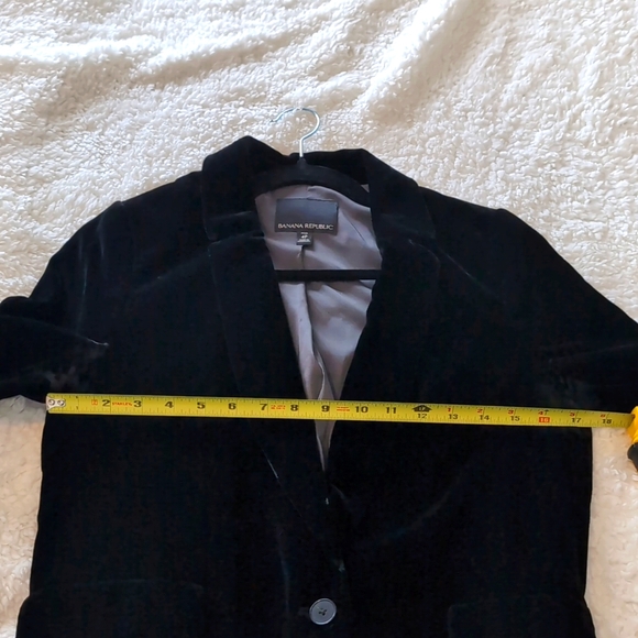 BANANA REPUBLIC Black Blazer in Women's size 4 Petite (4P) - Picture 6 of 6